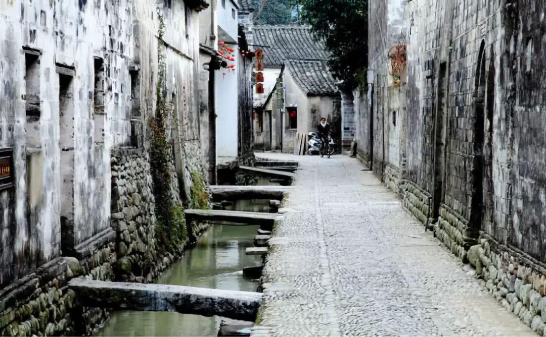 寻找遗失的手提包